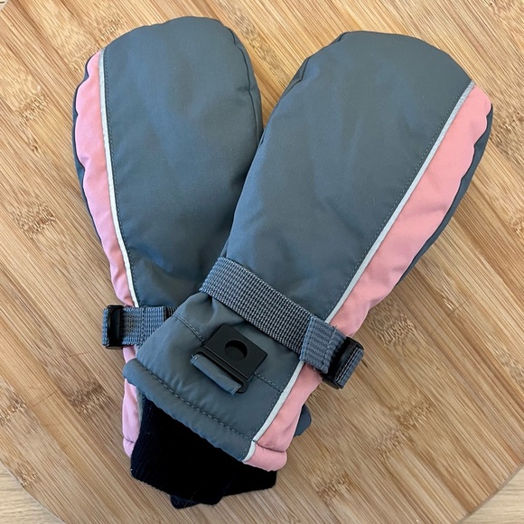 Two (2x) pairs Ski Gloves All in Motion 2 pairs- 1x pink, 1x blue, kids sz 8-14 - Picture 4 of 8
